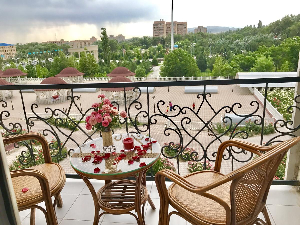 Hotel Ark Ms Taraz Eksteriør billede